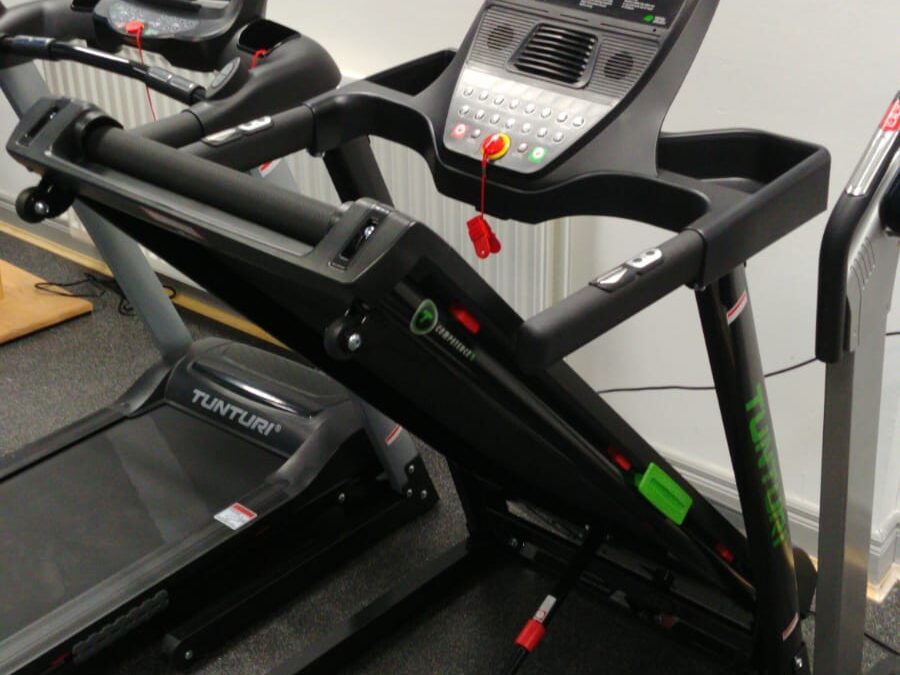 EX DISPLAY OFFER  This Tunturi T10 Treadmill is normally £859.00
 NOW ONLY £649.00
 Top speed 16km/h, 110KG max user wei…
